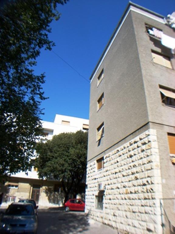 Blue Tree Rooms Split Exterior photo